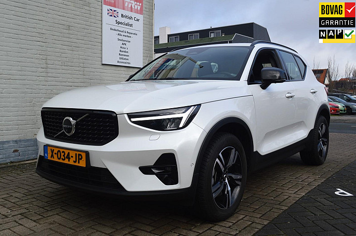 Volvo XC40 2.0 B3 Plus Dark Automaat / H&K / Carplay / BOVAG RIJKLAARPRIJS