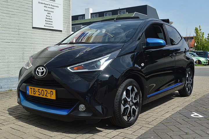Toyota Aygo 1.0 VVT-i x-first / open dak / CARPLAY ANDROID AUTO / BOVAG RIJKLAARPRIJS